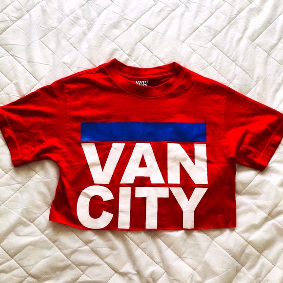 VANCITY Crop T - Picture 1 of 4